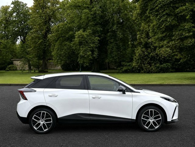 MG MG4 2025 64Kwh Trophy Long Range Hatchback Electri EF74ZNP White #3