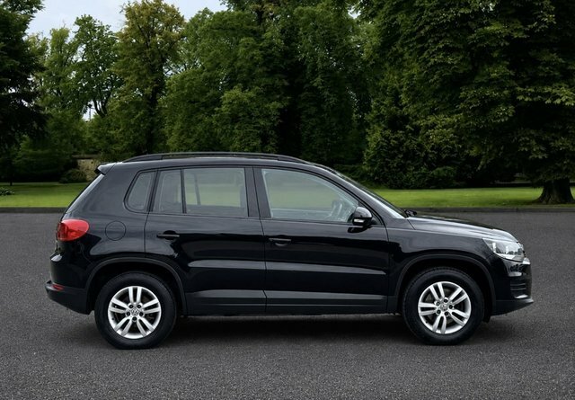 Volkswagen Tiguan 2013 2.0 Tdi Bluemotion Tech S Suv Manu Black #3