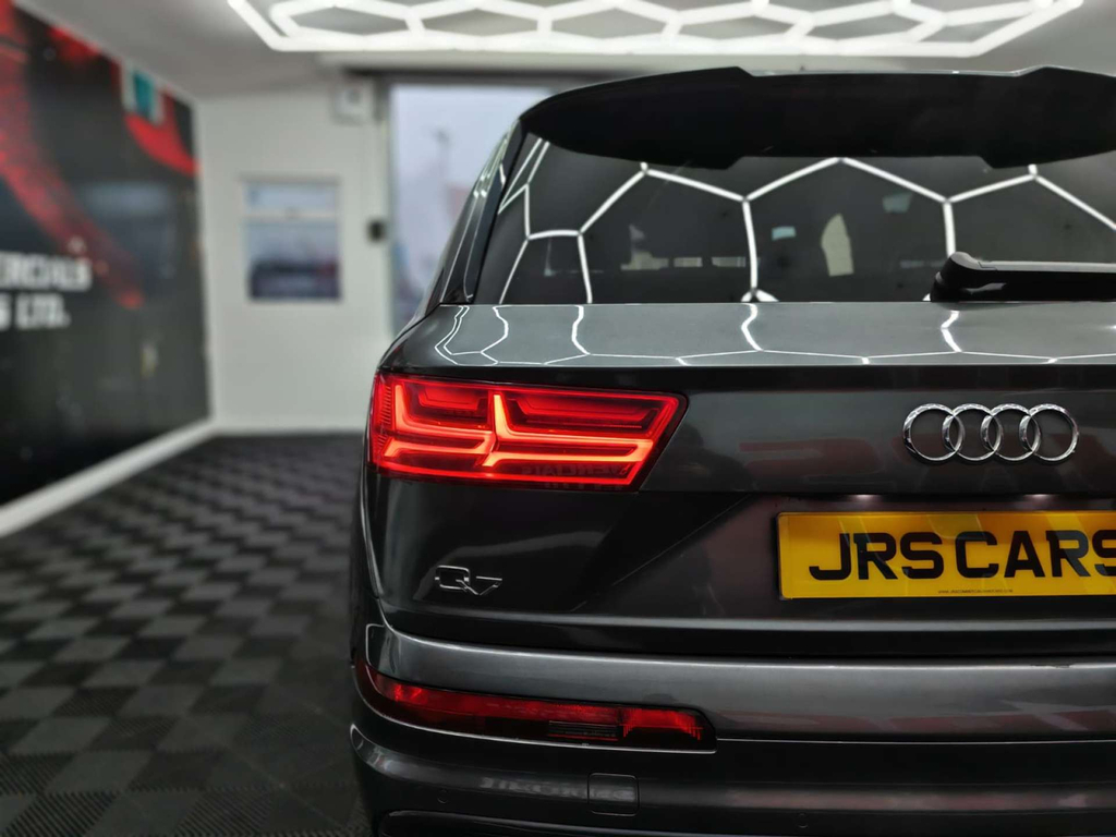 Audi Q7 Sq7 Tdi Quattro Black #7