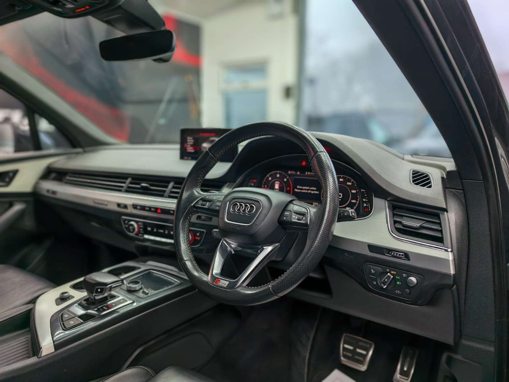 Audi Q7 Sq7 Tdi Quattro Black #8
