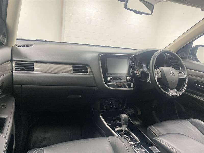 Mitsubishi Outlander 2.0 Exceed Cvt Black #2
