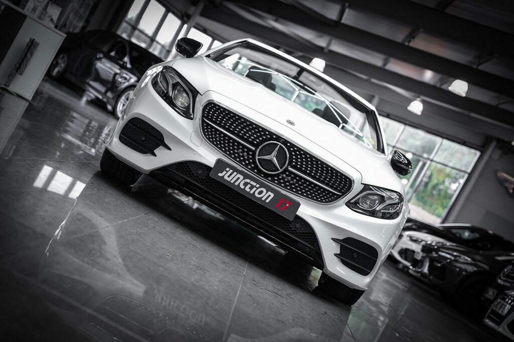 Mercedes-Benz E Class 2.9 E400d Amg Line Premium Plus Cabriolet G-tron White #3