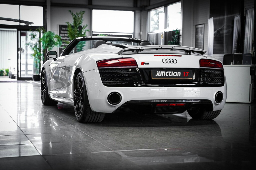Audi R8 #10
