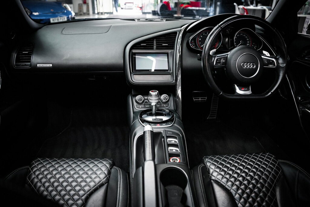 Audi R8 #17