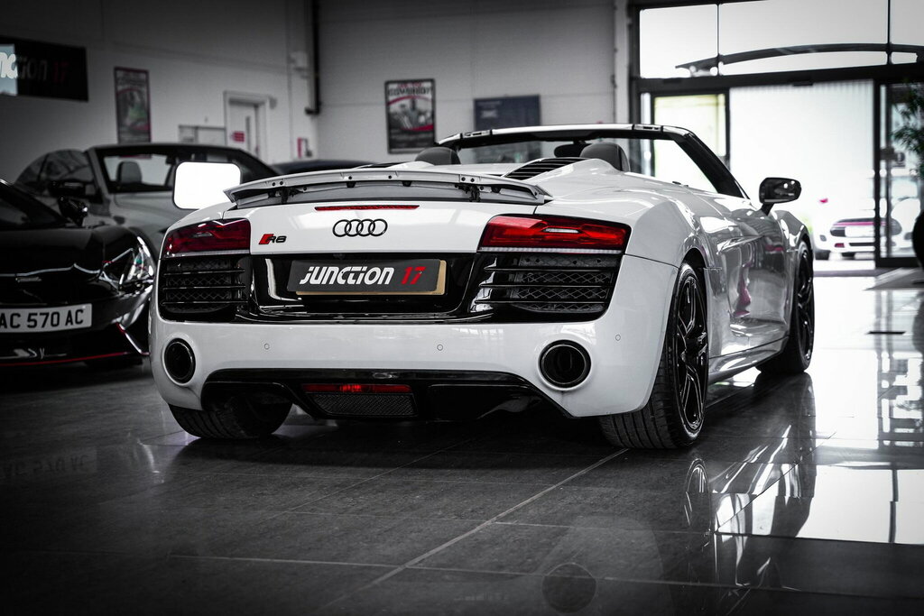 Audi R8 #12