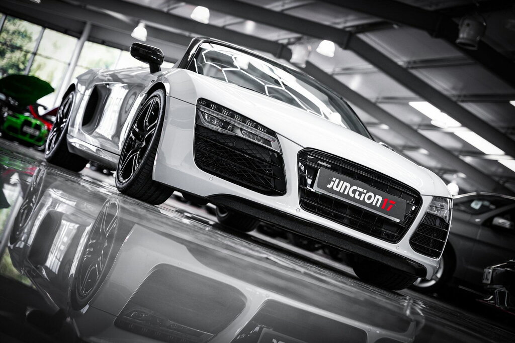 Audi R8 #25