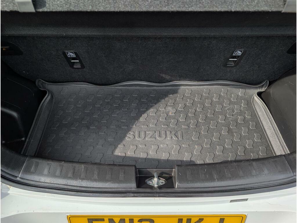 Suzuki Swift Sz3 White #26