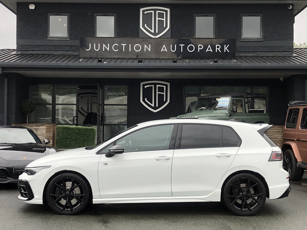 Volkswagen Golf Tsi R Black Edition WU75EJO White #4