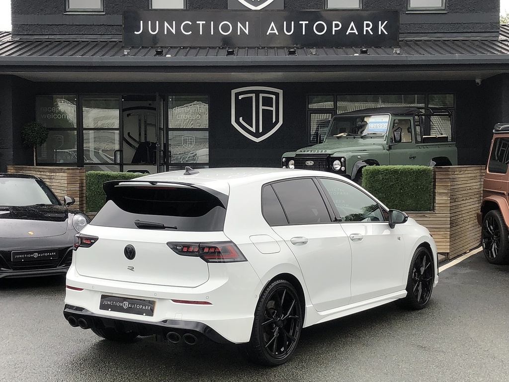 Volkswagen Golf Tsi R Black Edition WU75EJO White #6