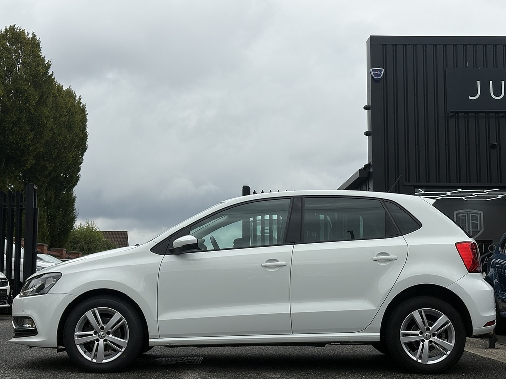 Volkswagen Polo Bluemotion Tech Match ST66TZZ White #4