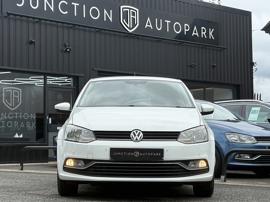Volkswagen Polo Bluemotion Tech Match ST66TZZ White #2