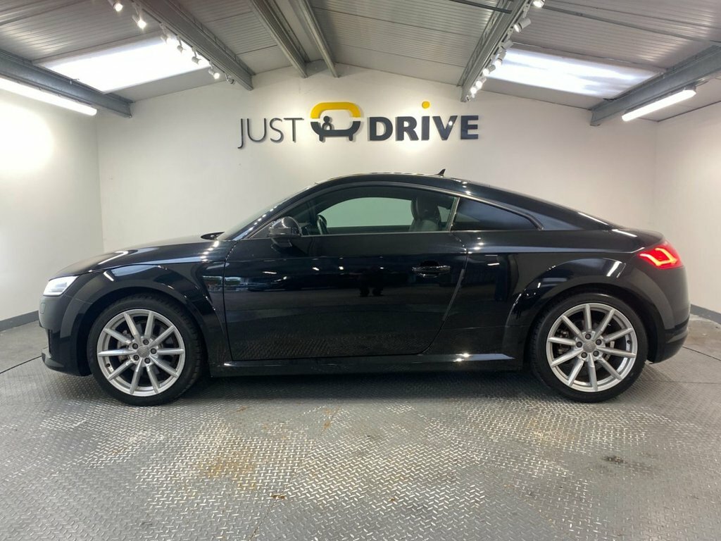 Audi TT 2L Sport Black #2