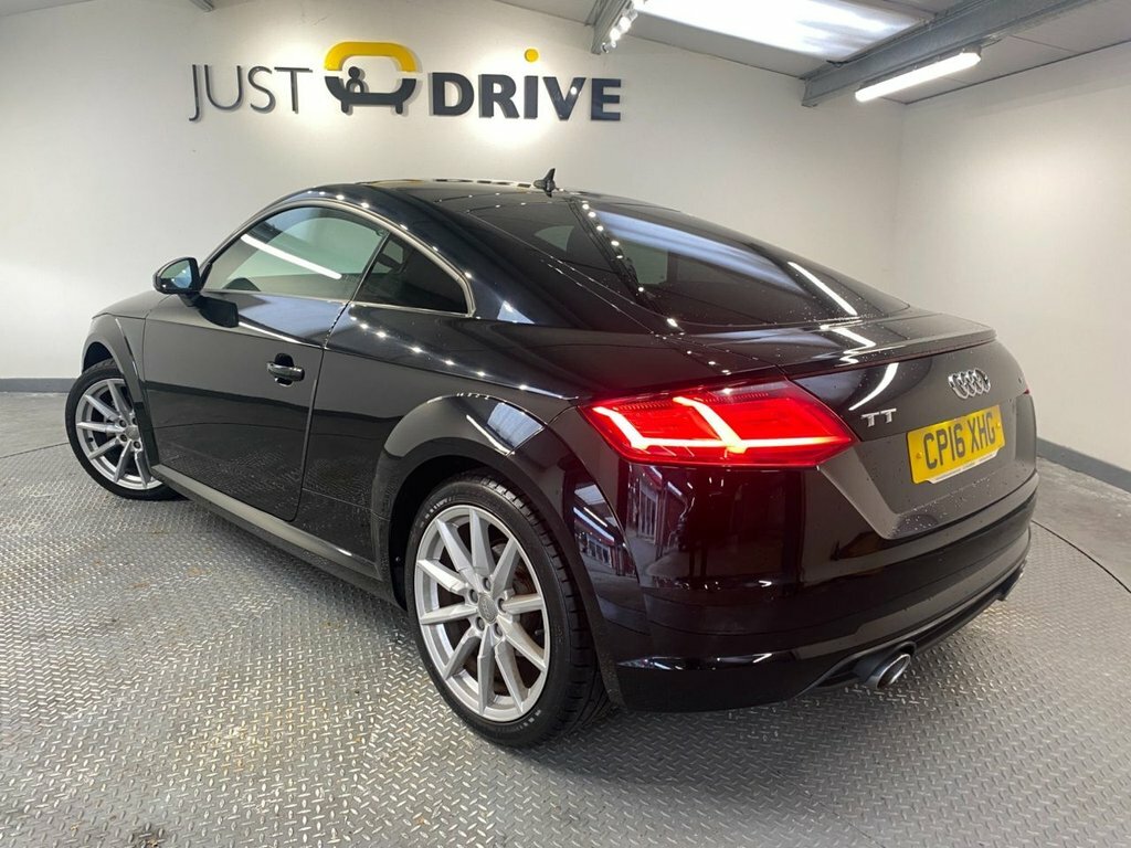 Audi TT 2L Sport Black #3