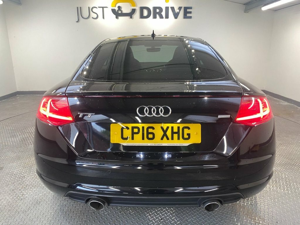 Audi TT 2L Sport Black #4