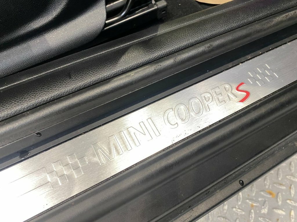 Mini Hatch 5-Door One Silver #11