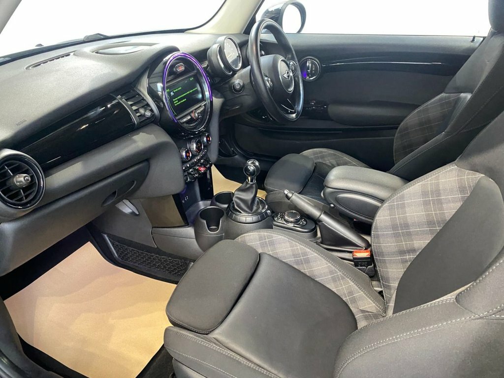Mini Hatch 5-Door One Silver #26