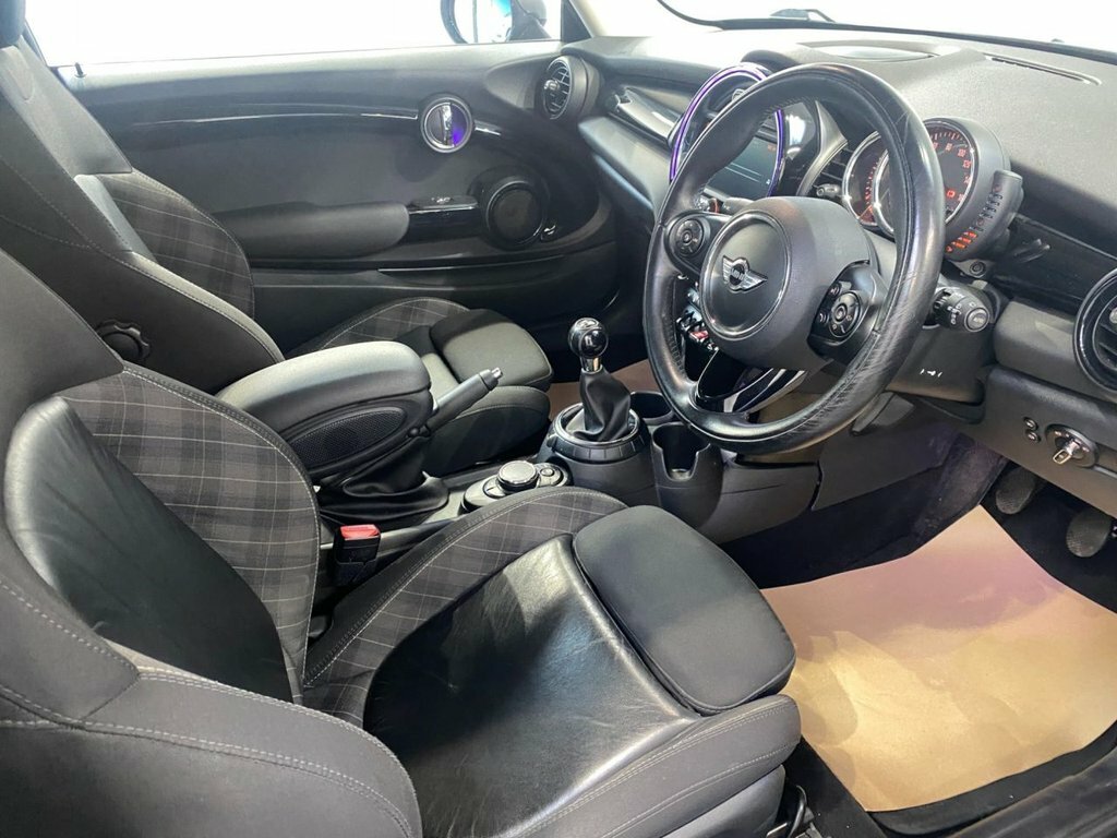 Mini Hatch 5-Door One Silver #12