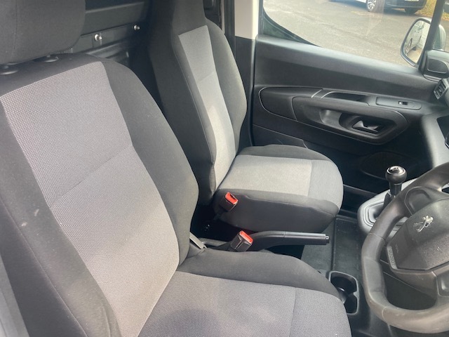 Peugeot Partner Mpv ML20GYO White #5