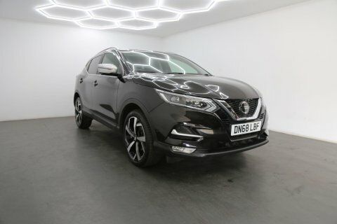 Nissan Qashqai 1.3 Dig-t Tekna Black