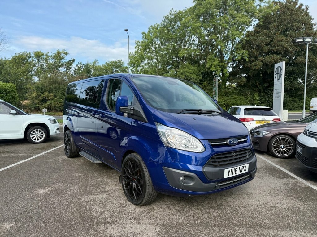 Ford Tourneo Custom 2.0 310 Ecoblue Titanium Minibus Double Cab Di 
