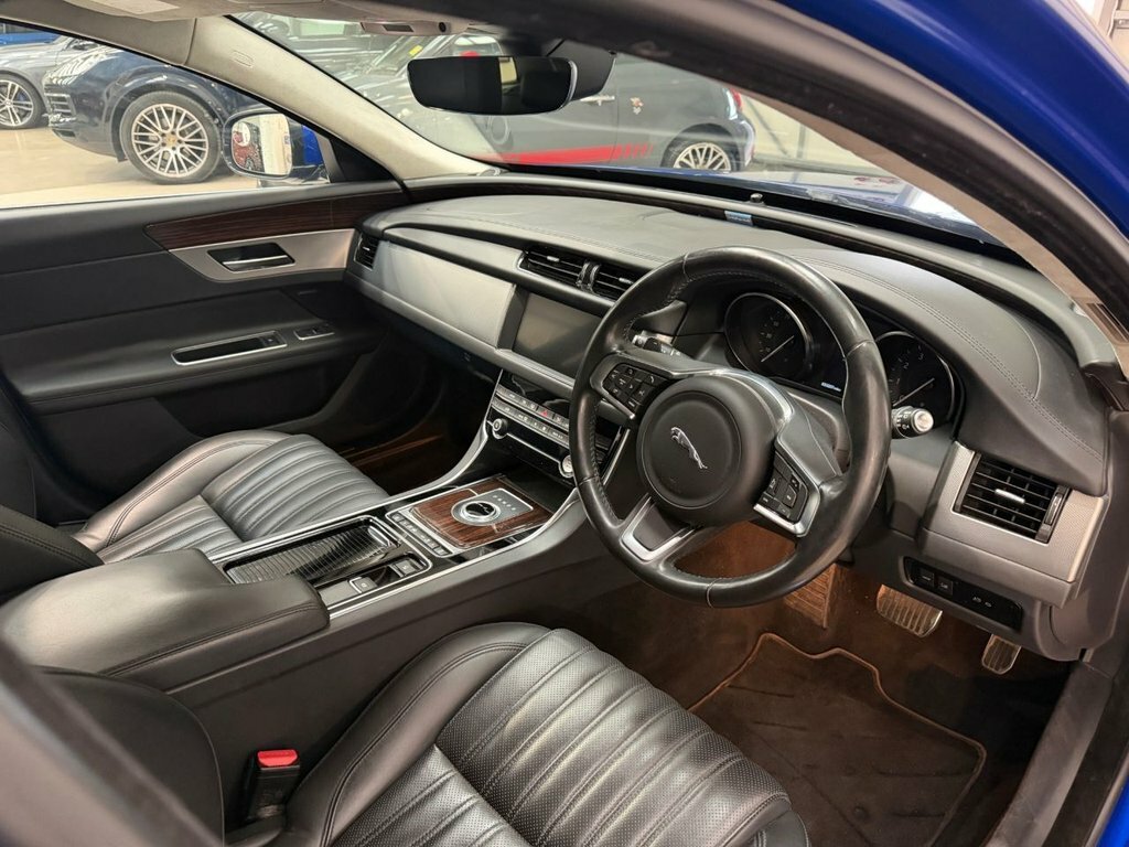 Jaguar XF 2L Portfolio Blue #2