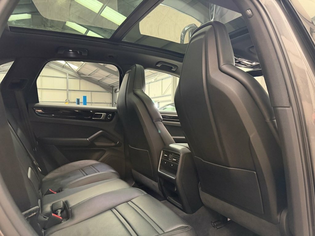 Porsche Cayenne 3L Null Black #8