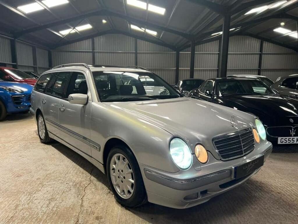 Mercedes-Benz E Class Saloon Silver #9