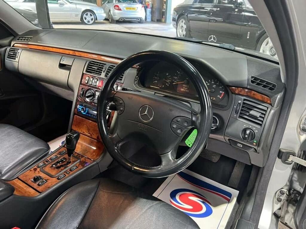 Mercedes-Benz E Class Saloon Silver #17