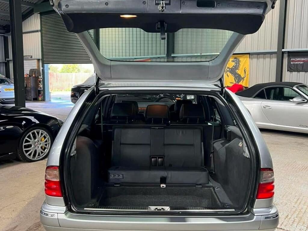 Mercedes-Benz E Class Saloon Silver #13