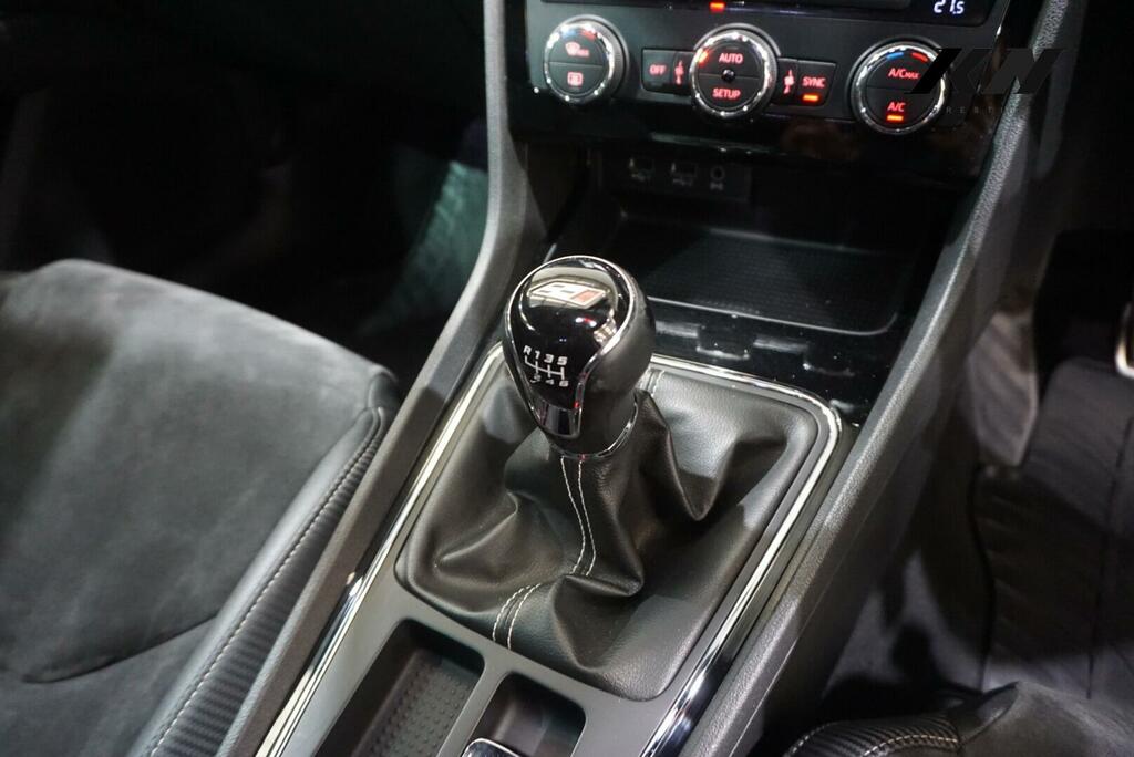 Seat Leon Cupra 300 White #4