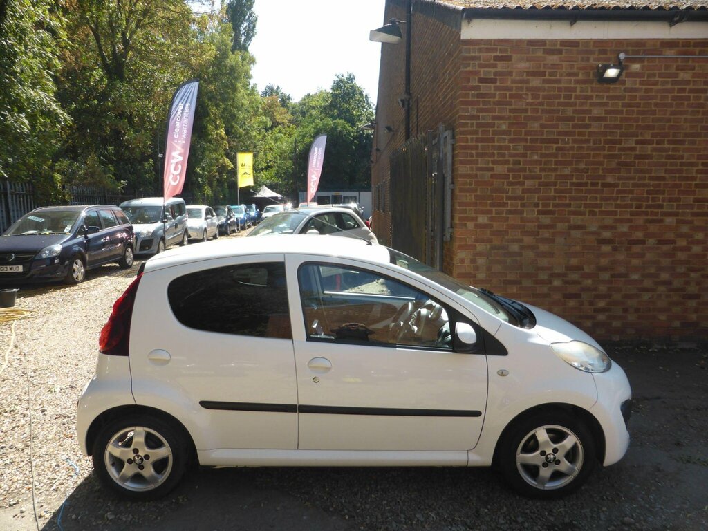 Peugeot 107 1.0 12V Allure Euro 5 White #2