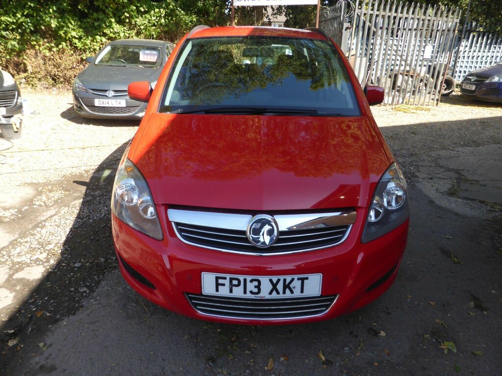 Vauxhall Zafira 1.6 16V Exclusiv Euro 5 Red #4