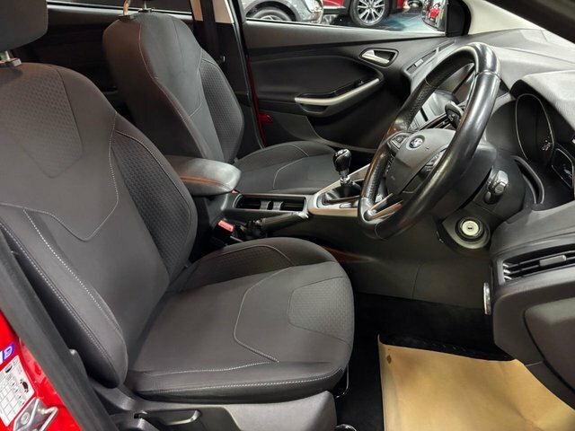 Ford Focus Tdci Zetec Edition Hatchback YM17WFW Red #6