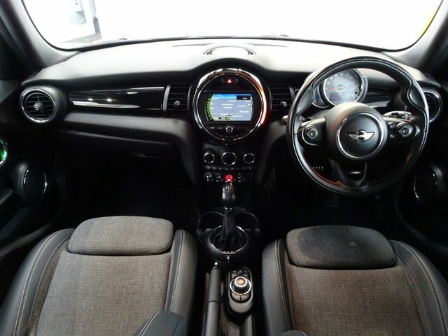 Mini Hatch 1.5 Cooper Hatchback Euro 6 Ss Red #2