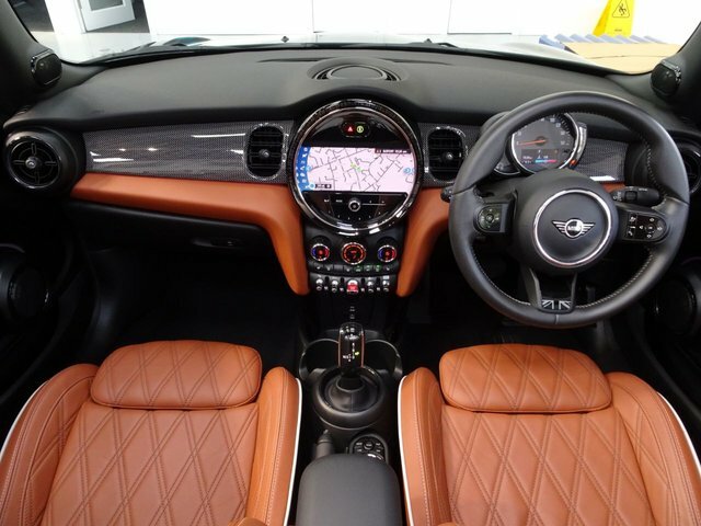 Mini Convertible 1.5 Cooper Exclusive Convertible Steptr Black #2