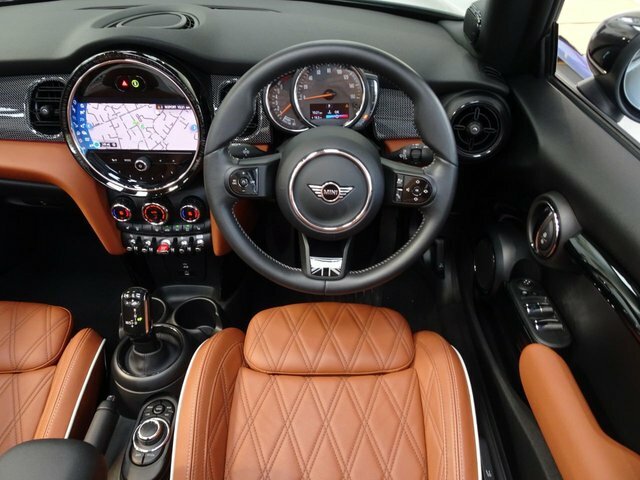 Mini Convertible 1.5 Cooper Exclusive Convertible Steptr Black #6
