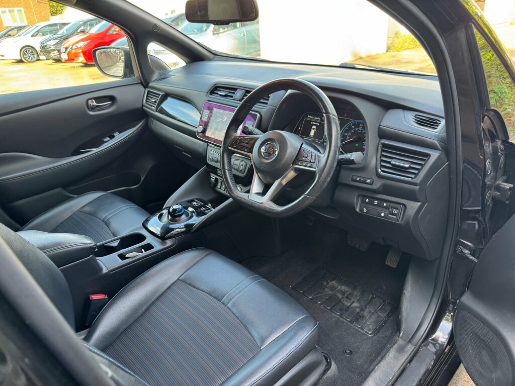Nissan Leaf Leaf E N-connecta Silver #37