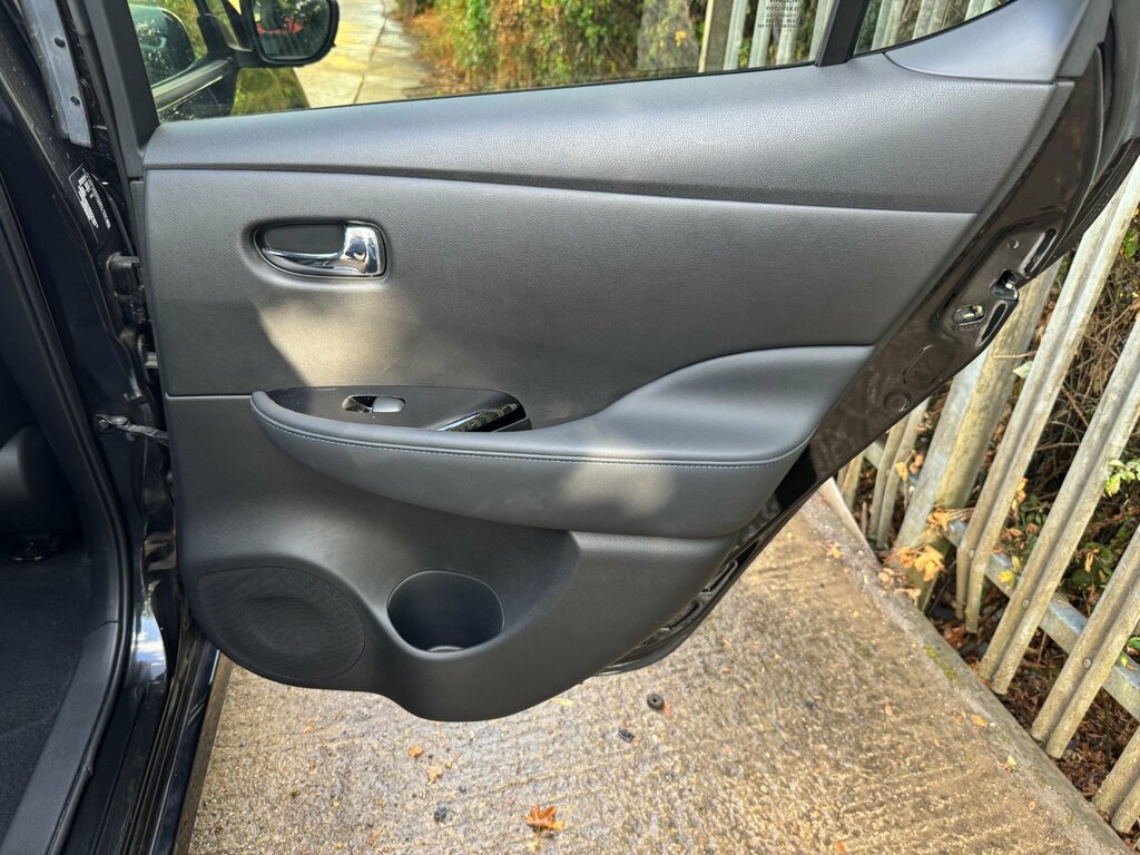 Nissan Leaf Leaf E N-connecta Silver #30
