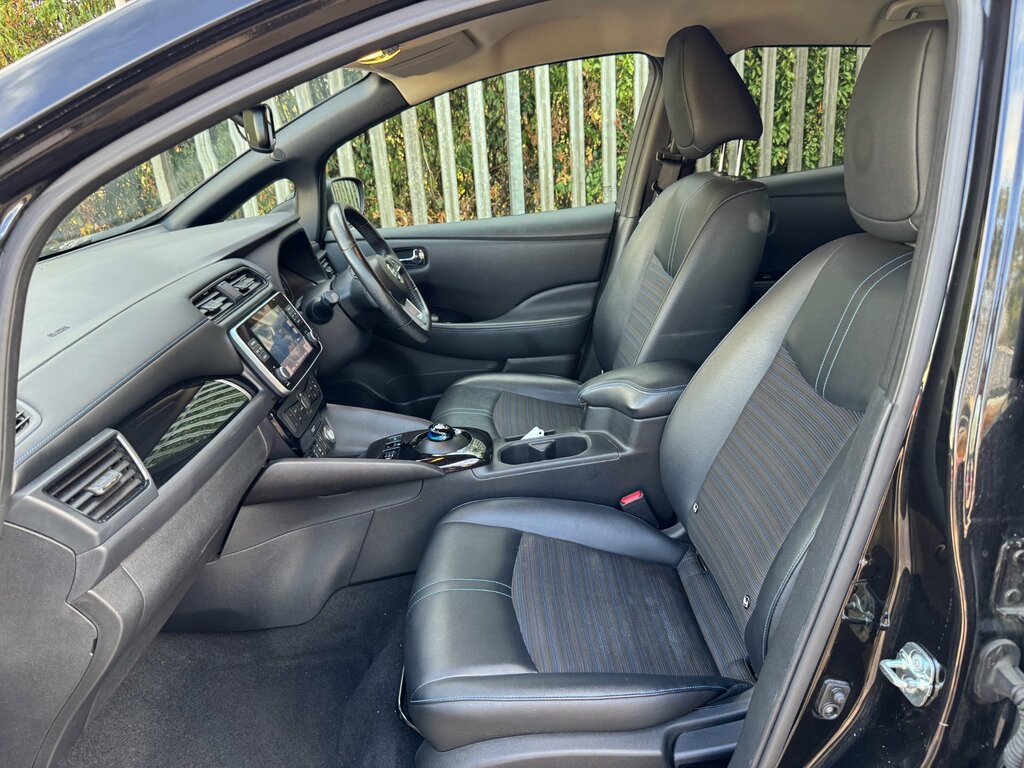 Nissan Leaf Leaf E N-connecta Silver #23