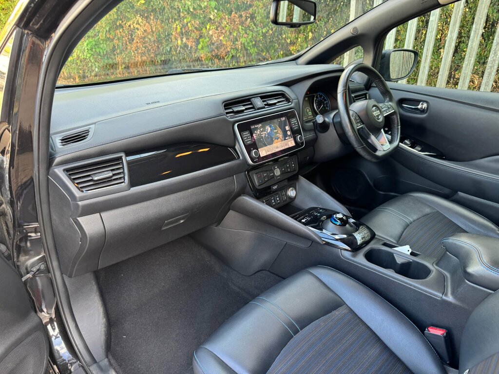Nissan Leaf Leaf E N-connecta Silver #27
