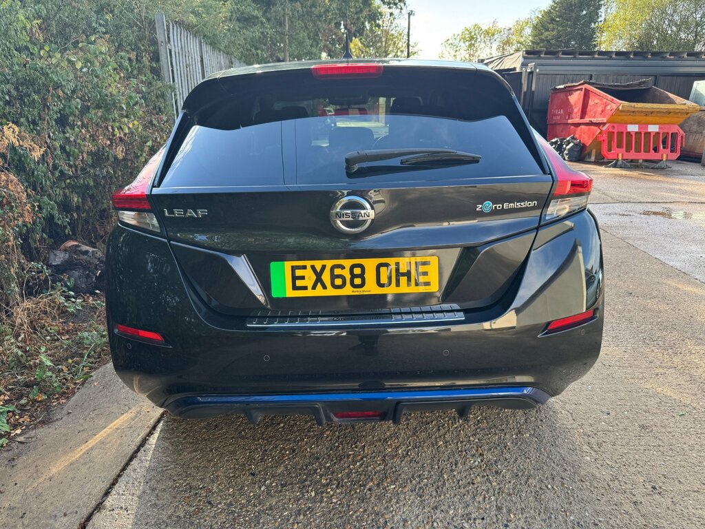 Nissan Leaf 40Kwh Tekna Hatchback 150 Ps Black #4