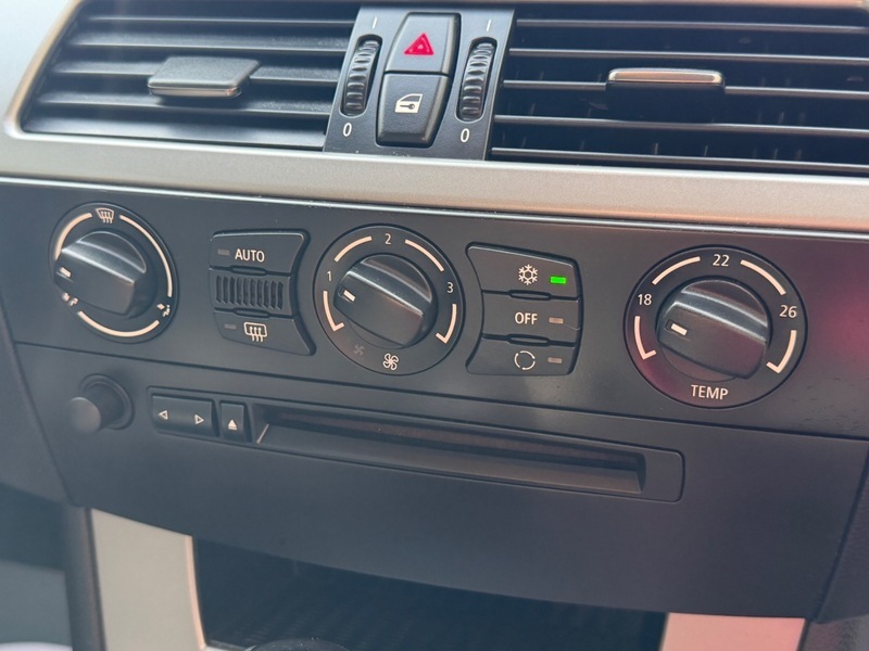BMW 5 Series 523I Se Blue #31