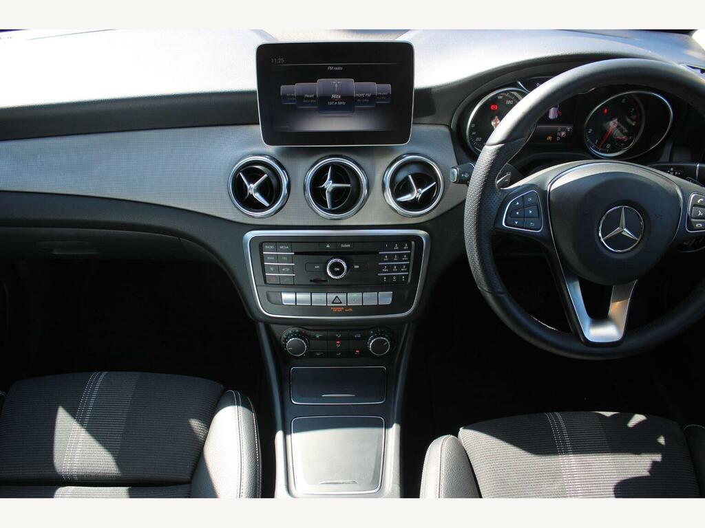 Mercedes-Benz GLA Class 1.6 Gla200 Urban Edition 7G-dct #6