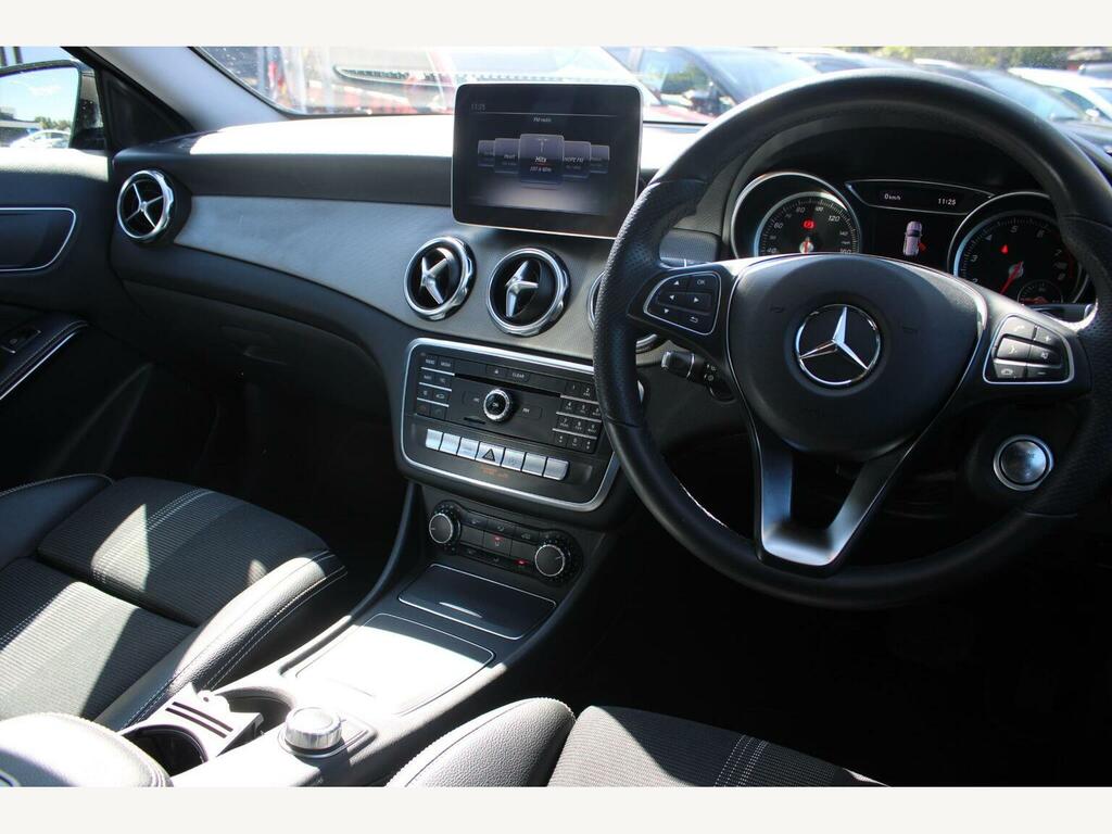 Mercedes-Benz GLA Class 1.6 Gla200 Urban Edition 7G-dct #5