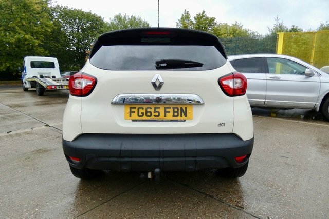 Renault Captur 2015 1.5 Dci Energy Dynamique S Nav Suv FG65FBN White #6