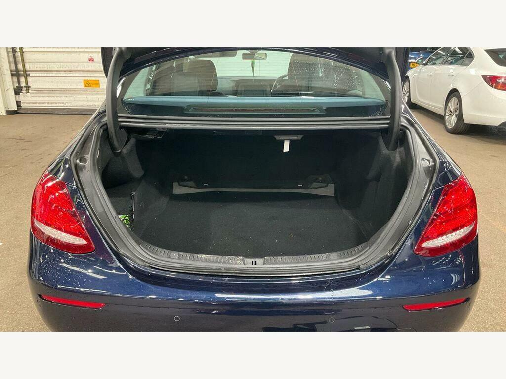 Mercedes-Benz E Class E 220 D Blue #10