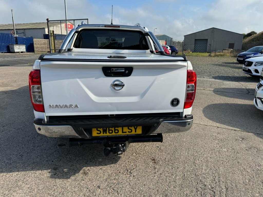 Nissan Navara 2.3L Tekna White #4