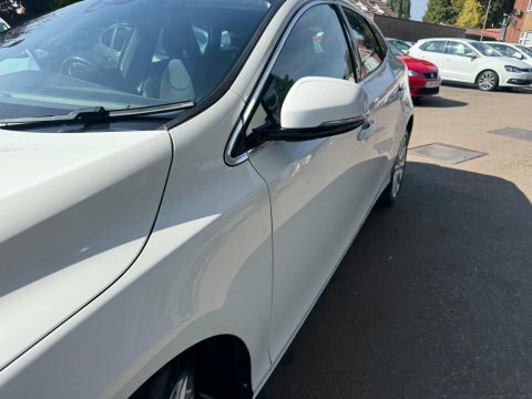 Volvo V40 Hatchback Red #30