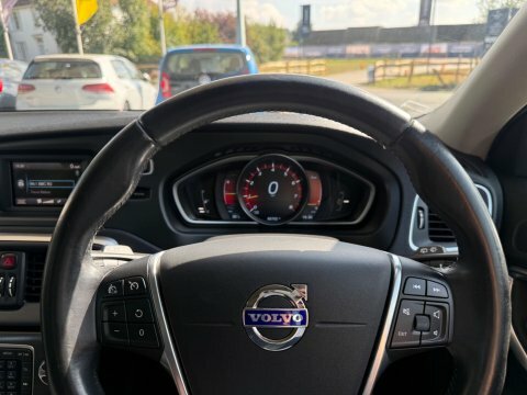 Volvo V40 Hatchback Red #32