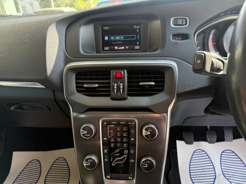 Volvo V40 Hatchback Red #24